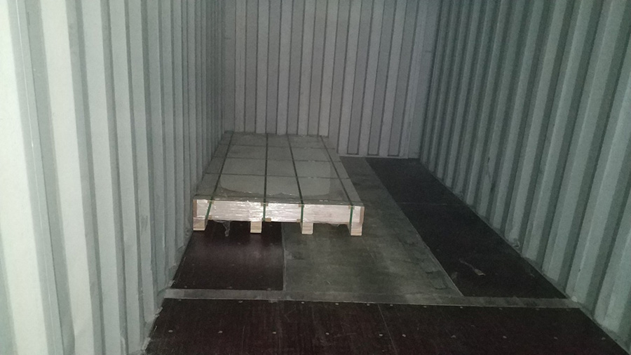 We load goods and export magnesium oxide board to Vietnam