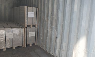 We load goods and export magnesium oxide board to Malaysia